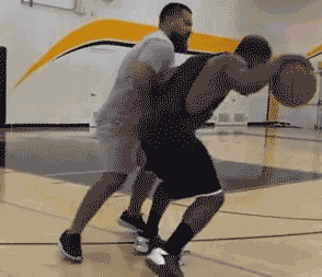 教大家一个百分百带球过人的方法体育gif搞笑图片