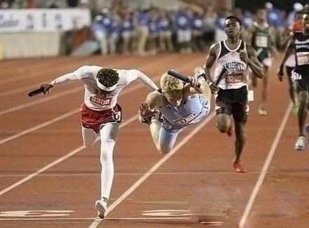 我不是在跑，只是飞的太低了体育gif搞笑图片