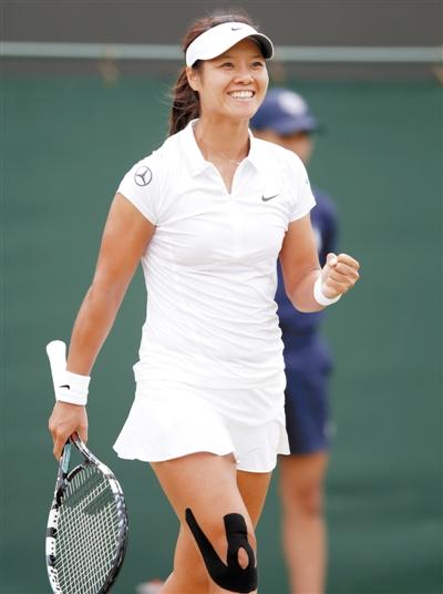 李娜提及法网旧事再斥记者：他有脸坐那儿？体育gif搞笑图片