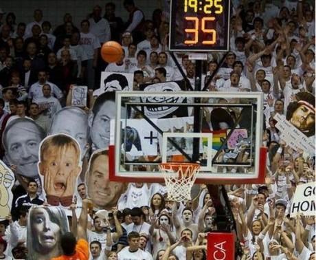 没有一个蛋定的心态是很难罚进球的体育gif搞笑图片