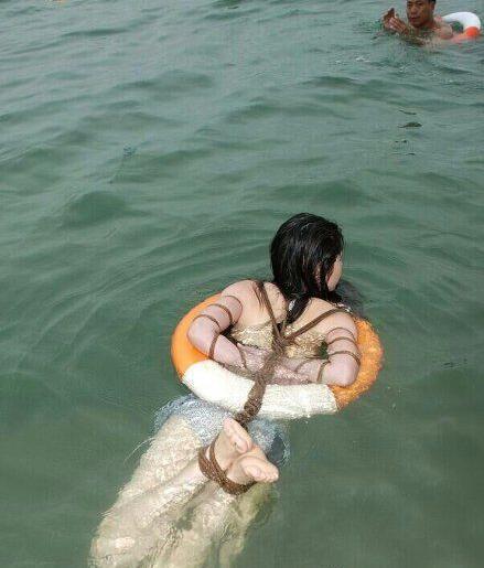 游出新花样体育gif搞笑图片