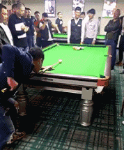 瞄了半天，你瞄的真准啊体育gif搞笑图片