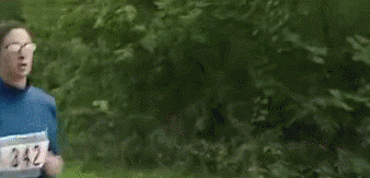 跑步跑了这么多年，终于跑了个第一体育gif搞笑图片