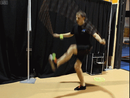 骚年腿上功夫不错啊体育gif搞笑图片