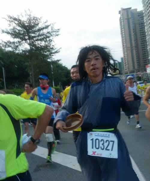 广州马拉松比赛场的绝对亮点体育gif搞笑图片