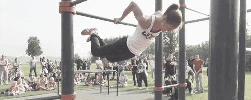 胸都练没了，不服不行体育gif搞笑图片