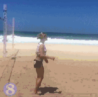 别具一格的沙滩排球接发球技术体育gif搞笑图片