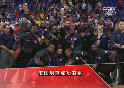 逗逼们这架势，是要打架吗体育gif搞笑图片