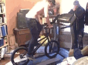 跑步机的正确用法体育gif搞笑图片