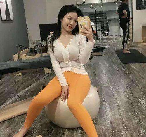 有这样的女友，一个礼拜不上班我也愿意体育gif搞笑图片