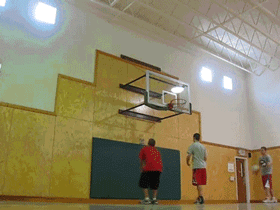 这投篮技术，牛叉了体育gif搞笑图片