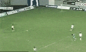 让人无语的守门员体育gif搞笑图片