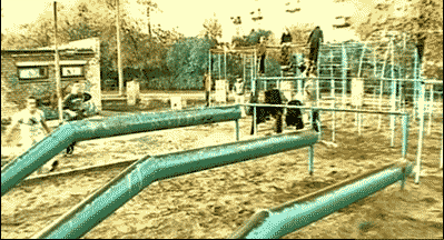 两个跑酷高手，你觉得谁厉害？体育gif搞笑图片