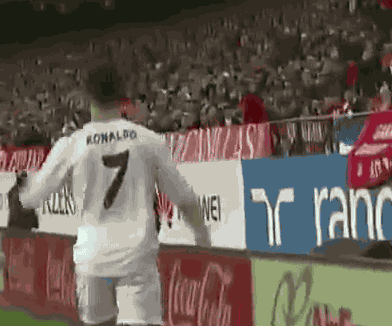 玩死你~哈哈哈~体育gif搞笑图片