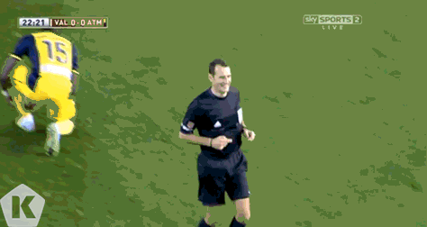 早对你不爽了，终于撂倒了你体育gif搞笑图片