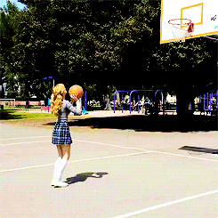 大多数女生的投篮方式体育gif搞笑图片