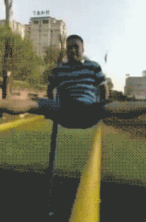 大兄弟今天有点虚呀！三天没练了吧？体育gif搞笑图片