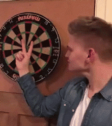 你肯定是故意的吧，太疼了体育gif搞笑图片