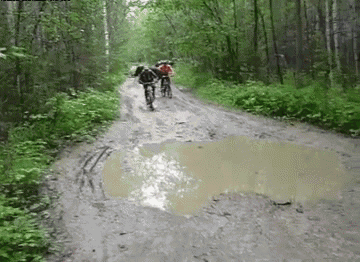 骑行族的悲剧体育gif搞笑图片