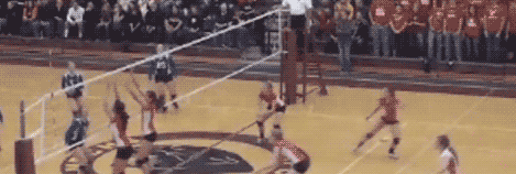 一个强攻击中两个体育gif搞笑图片