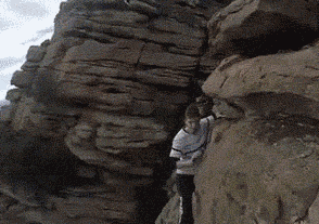 差点一失足成千古恨，外国人真会玩啊体育gif搞笑图片