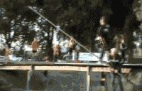 我看有点像爬杆比赛体育gif搞笑图片