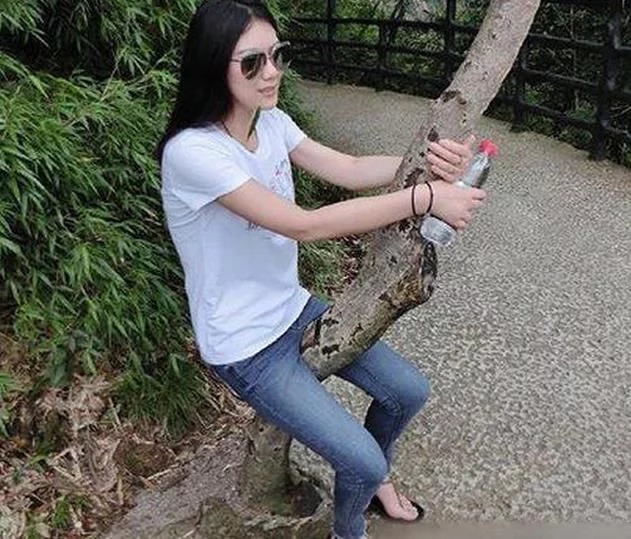 累了，想找个倚靠体育gif搞笑图片