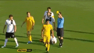 裁判，我真不是故意的体育gif搞笑图片