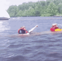 友谊的小舟说沉也就沉了体育gif搞笑图片