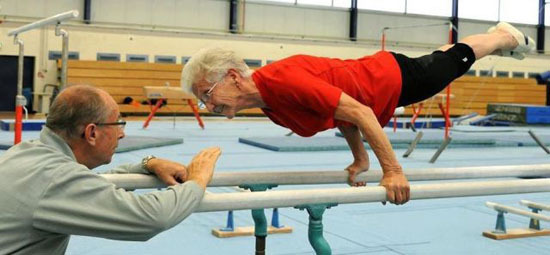 传说中的老当益壮体育gif搞笑图片