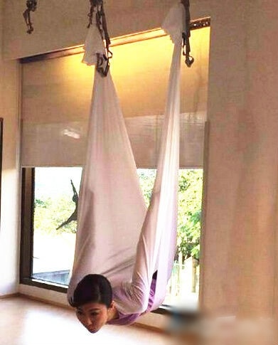 妹子，这是在练什么功体育gif搞笑图片