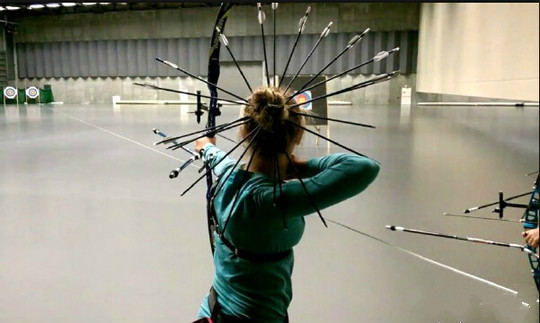 这样比较容易取箭体育gif搞笑图片