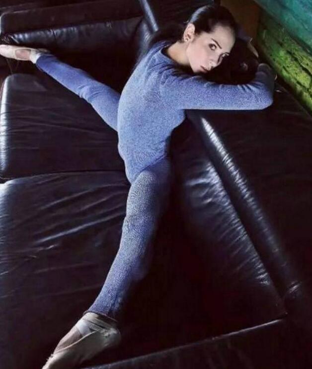 看了很久，总感觉哪里不对的体育gif搞笑图片