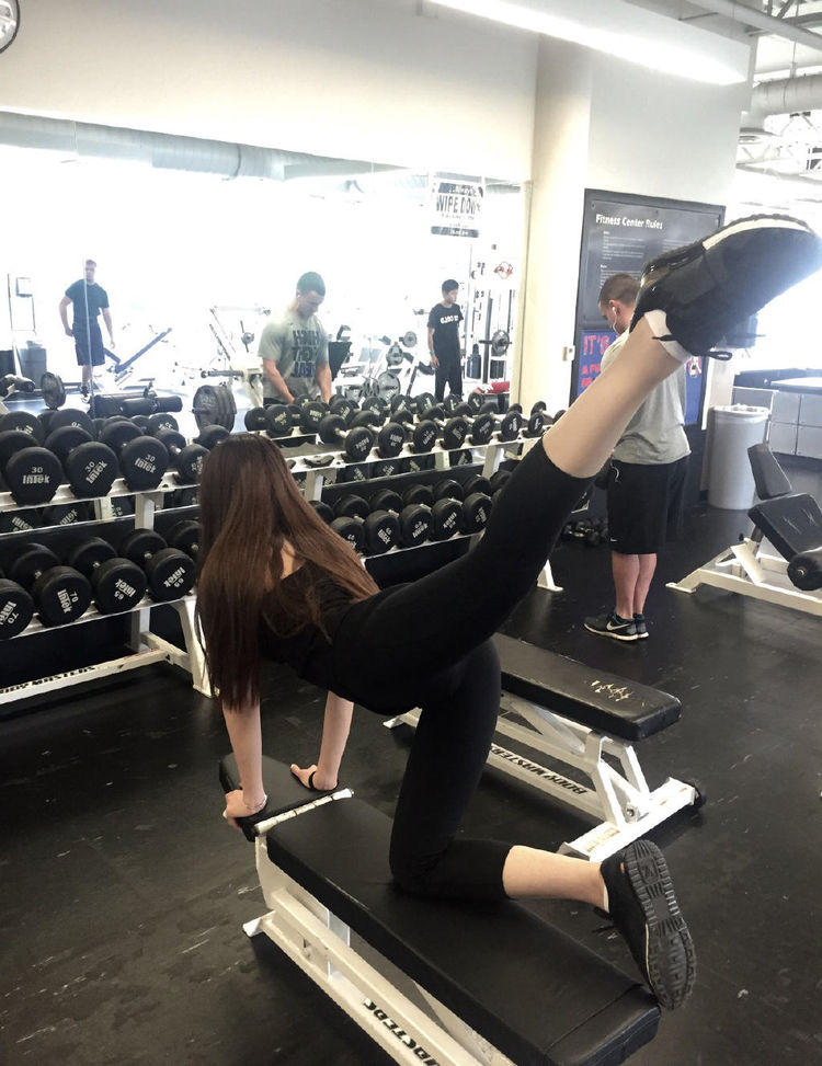 无敌长腿身材完美，大爱啊体育gif搞笑图片