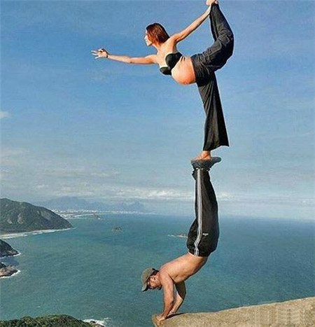 孩子从小在肚子里熏陶，将来一定是个不怕死的体育gif搞笑图片