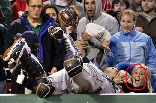 这球接的，坑爹啊！体育gif搞笑图片