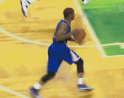 看劳资的暴力扣篮！一个大写的尴尬体育gif搞笑图片