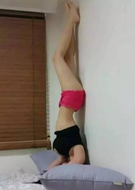 倒立体育gif搞笑图片