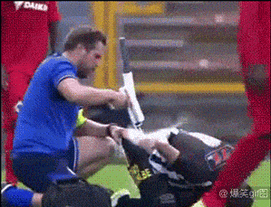 兄弟这是屁股在地上磨出火花了吗体育gif搞笑图片