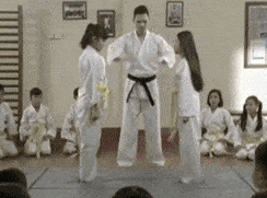 不要小瞧女生头发的杀伤力体育gif搞笑图片