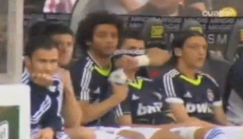 c罗花式拧瓶盖体育gif搞笑图片