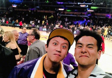 铁杆詹蜜邓超熬夜为詹皇加油体育gif搞笑图片