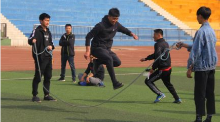 学生创意操场体育游戏图片体育gif搞笑图片