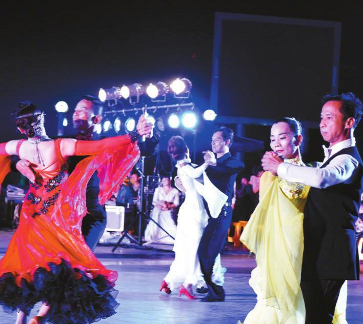 合浦县举行三月三体育舞蹈晚会体育gif搞笑图片