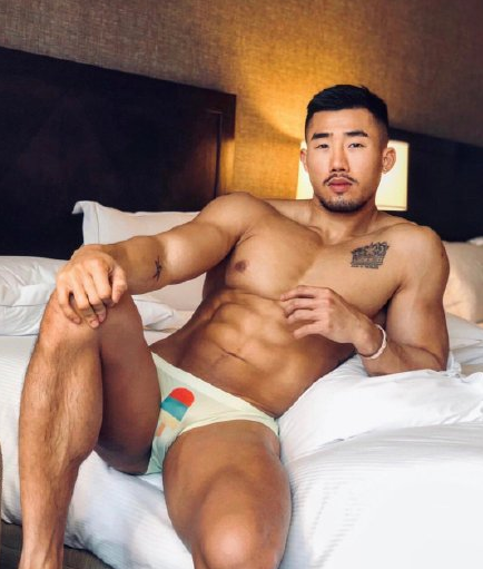 体育生肌肉帅哥男生图片体育gif搞笑图片