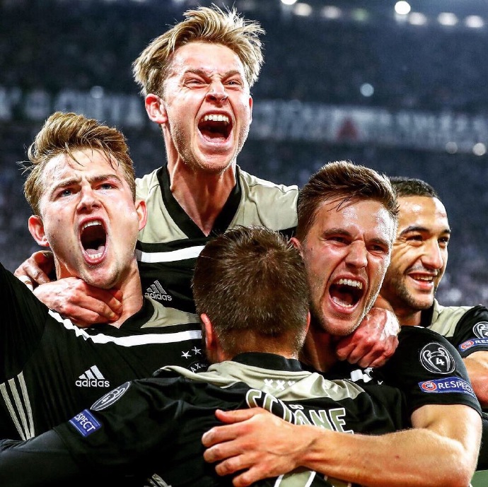 阿贾克斯时隔22年重返欧冠四强体育gif搞笑图片