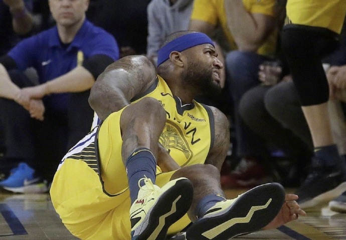 德马库斯考辛斯左股四头肌撕裂体育gif搞笑图片