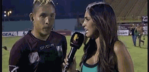 足球采访的搞笑动图体育gif搞笑图片