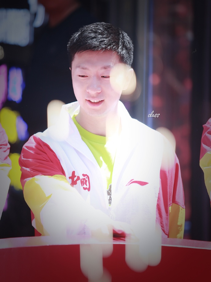 马龙武汉李宁店活动图体育gif搞笑图片