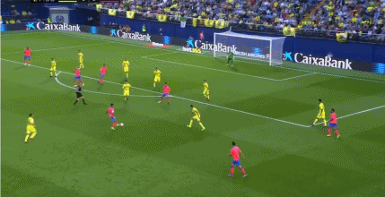 踢足球的gif动图体育gif搞笑图片